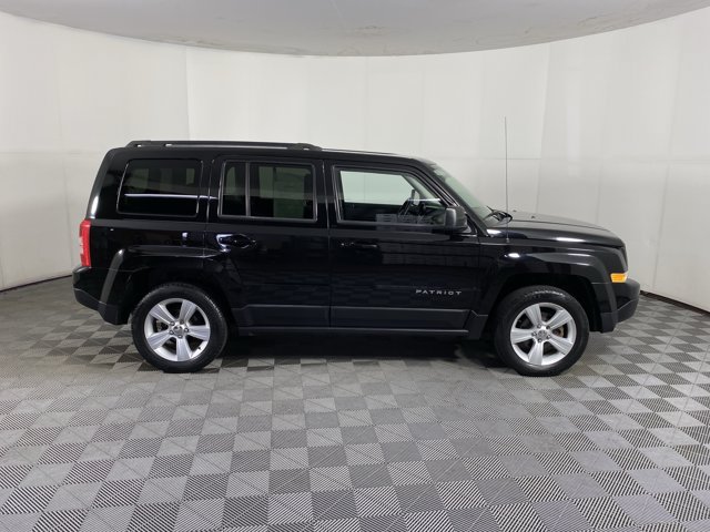 Used 2015 Jeep Patriot Latitude AWD/4WD image 4