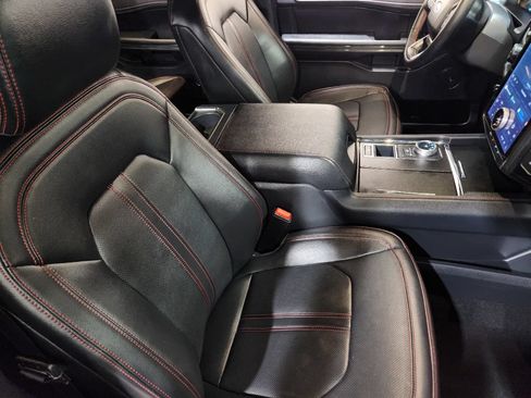 Used 2024 Ford Expedition Limited RWD image 32