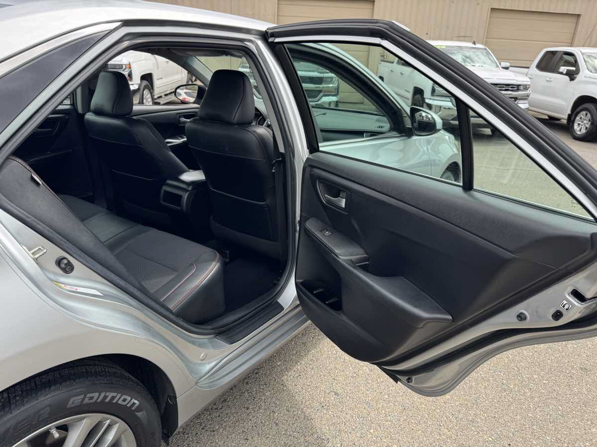 Used 2017 Toyota Camry SE FWD image 17