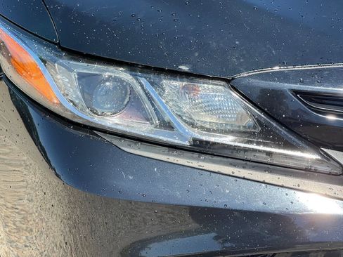 Used 2019 Toyota Camry SE FWD image 31