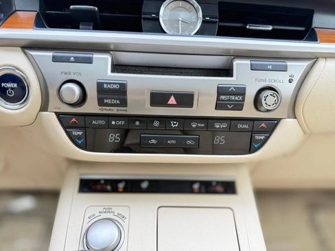 Used 2013 Lexus ES 300h w/ Premium Pkg image 20