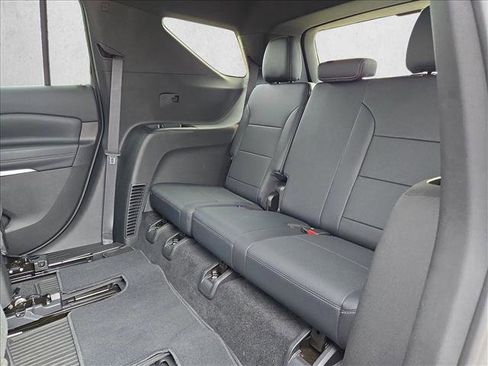 Used 2026 Chevrolet Traverse LT w/ Midnight/Sport Edition image 18