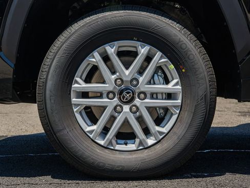 New 2026 Toyota Tundra SR5 AWD/4WD image 18