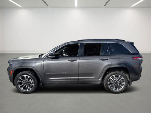 Used 2023 Jeep Grand Cherokee Overland w/ MOPAR Finishing Package image 3