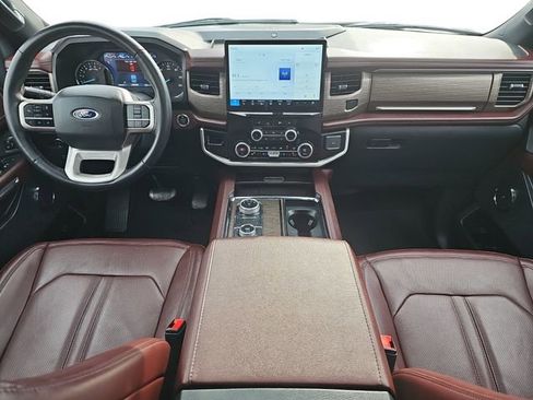 Used 2024 Ford Expedition Limited image 9