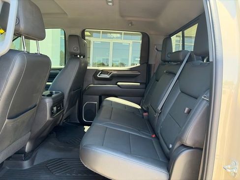Used 2022 Chevrolet Silverado 1500 LT Trail Boss w/ LT Trail Boss Premium Package AWD/4WD image 14