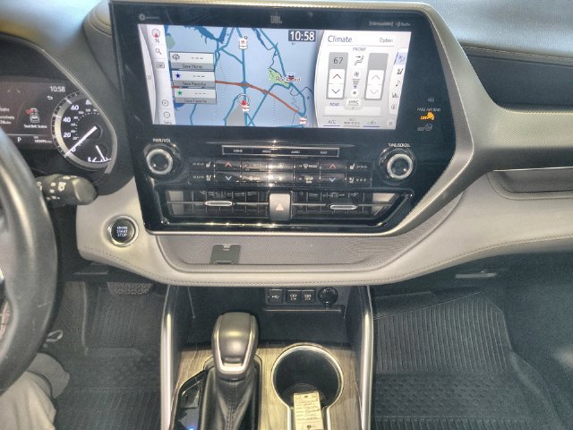 Used 2021 Toyota Highlander Platinum AWD/4WD image 19