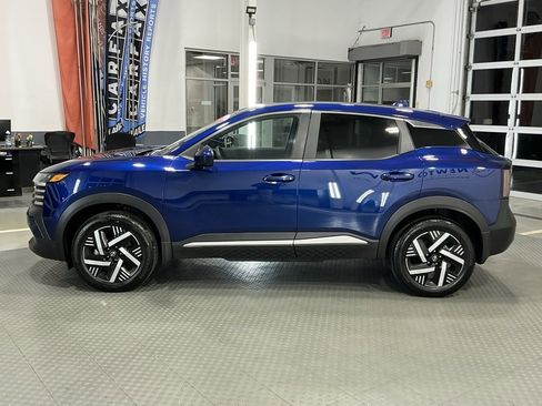 Used 2025 Nissan Kicks SV image 30