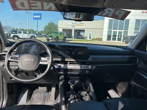 Used 2024 Kia Telluride EX w/ EX Captain's Chair Package image 34