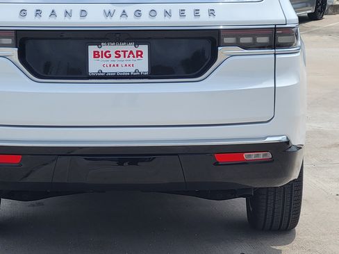 New 2025 Jeep Grand Wagoneer Series III w/ Rear Seat Video Group 1 image 7