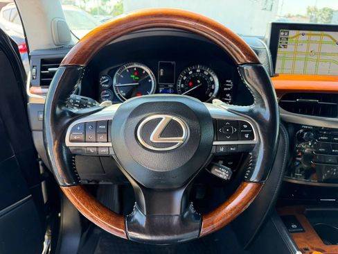 Used 2017 Lexus LX 570 4WD w/ Luxury Package image 25