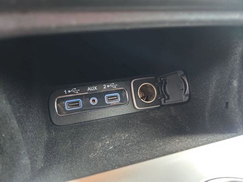 Used 2019 Jeep Grand Cherokee Limited w/ Luxury Group II image 32