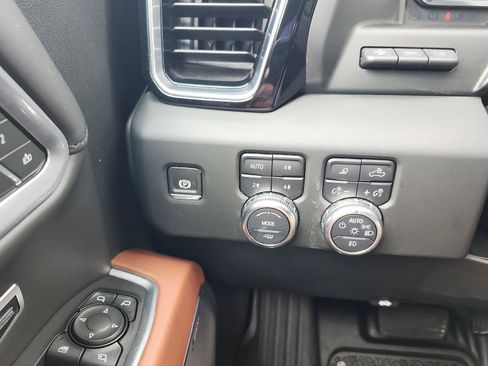 Used 2025 GMC Sierra 1500 Denali Ultimate AWD/4WD image 27