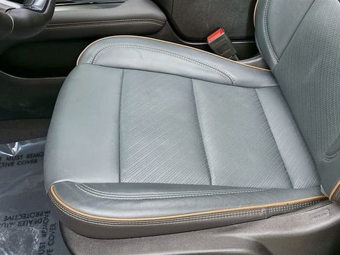 Used 2025 GMC Yukon AT4 w/ AT4 Premium Package image 22