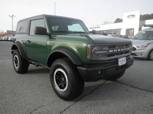 Used 2024 Ford Bronco Big Bend w/ Sasquatch Package image 1