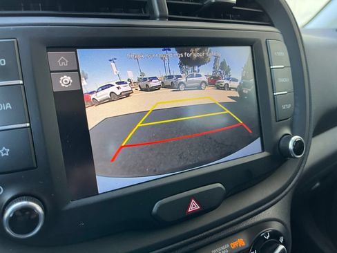 Used 2025 Kia Soul LX w/ LX Technology Package FWD image 22