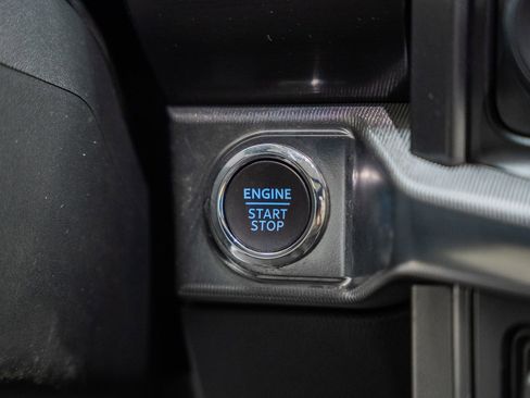 Certified 2025 Ford F150 Lariat image 28