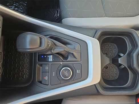 Used 2021 Toyota RAV4 XLE image 22