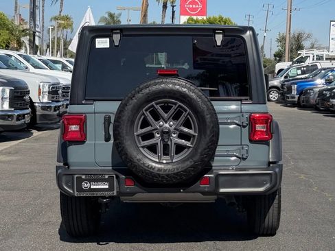 Used 2024 Jeep Wrangler Sport AWD/4WD image 8