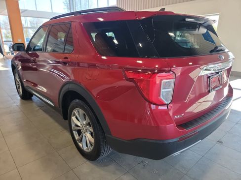 Used 2023 Ford Explorer XLT w/ Equipment Group 202A AWD/4WD image 11