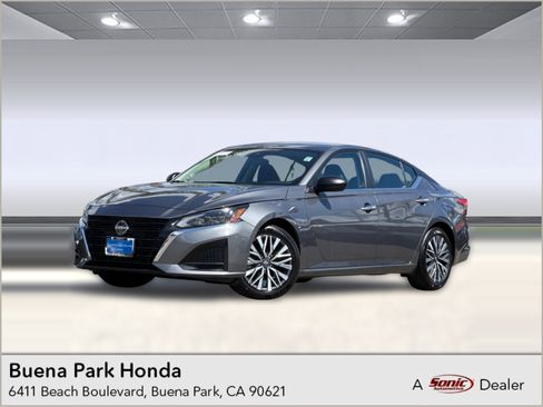 Used 2024 Nissan Altima 2.5 SV FWD image 1
