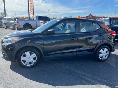 Used 2020 Nissan Kicks S image 5