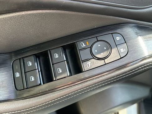 Used 2025 Nissan Rogue SV AWD/4WD image 23
