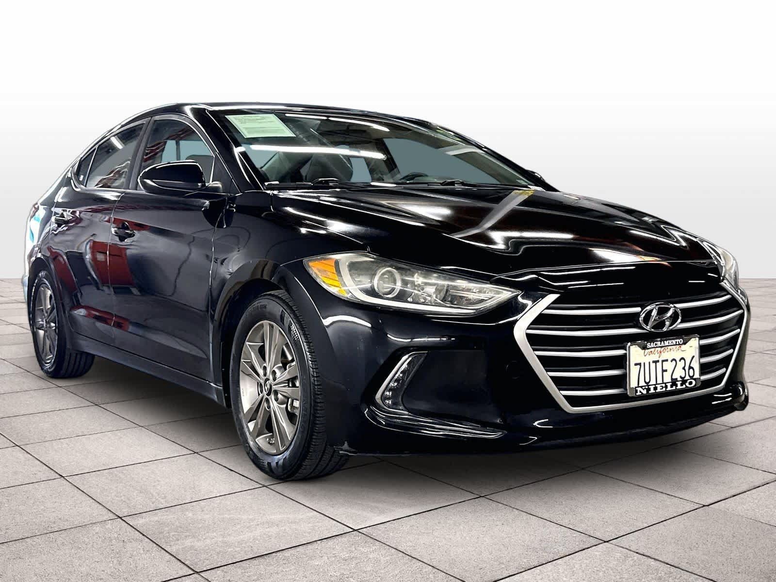 Used 2017 Hyundai Elantra SE w/ SE A/T Tech Package 03 FWD image 2