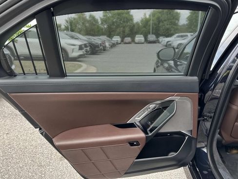 Used 2023 BMW 760i xDrive w/ Parking Assistance Package AWD/4WD image 30