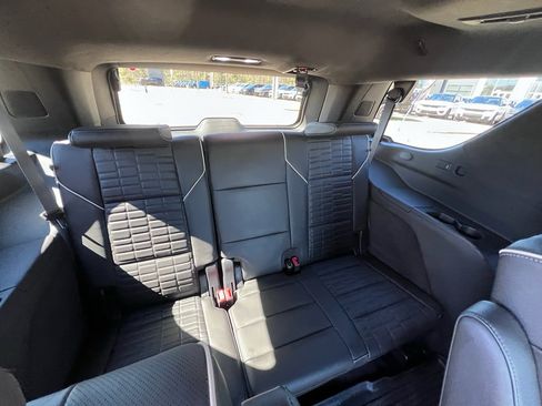 Used 2024 Cadillac Escalade Premium Luxury Platinum image 18