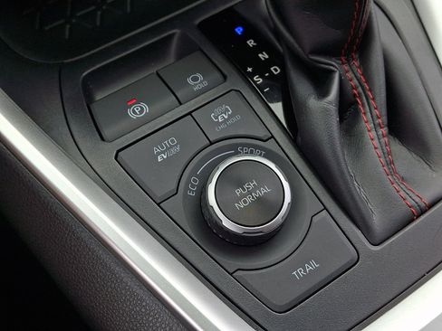 Used 2024 Toyota RAV4 SE w/ Weather & Moonroof Package AWD/4WD image 26
