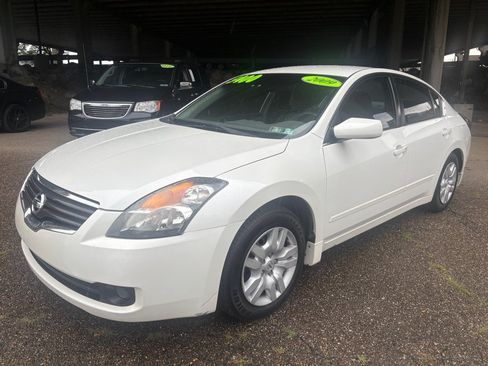 Used 2009 Nissan Altima 2.5 S FWD image 1