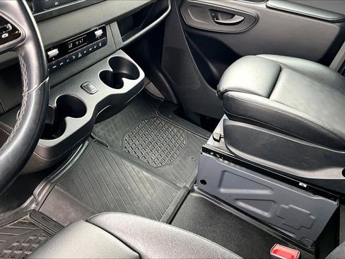 Used 2022 Mercedes-Benz Sprinter 2500 image 17