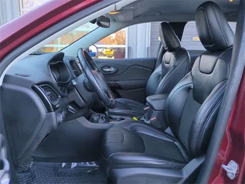 Used 2020 Jeep Cherokee Latitude Plus image 17