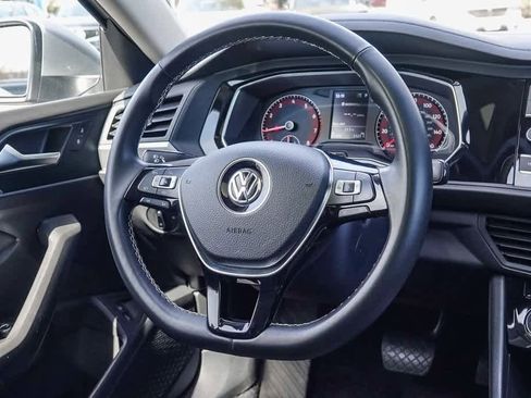 Used 2021 Volkswagen Jetta SE w/ SE Cold Weather Package image 14