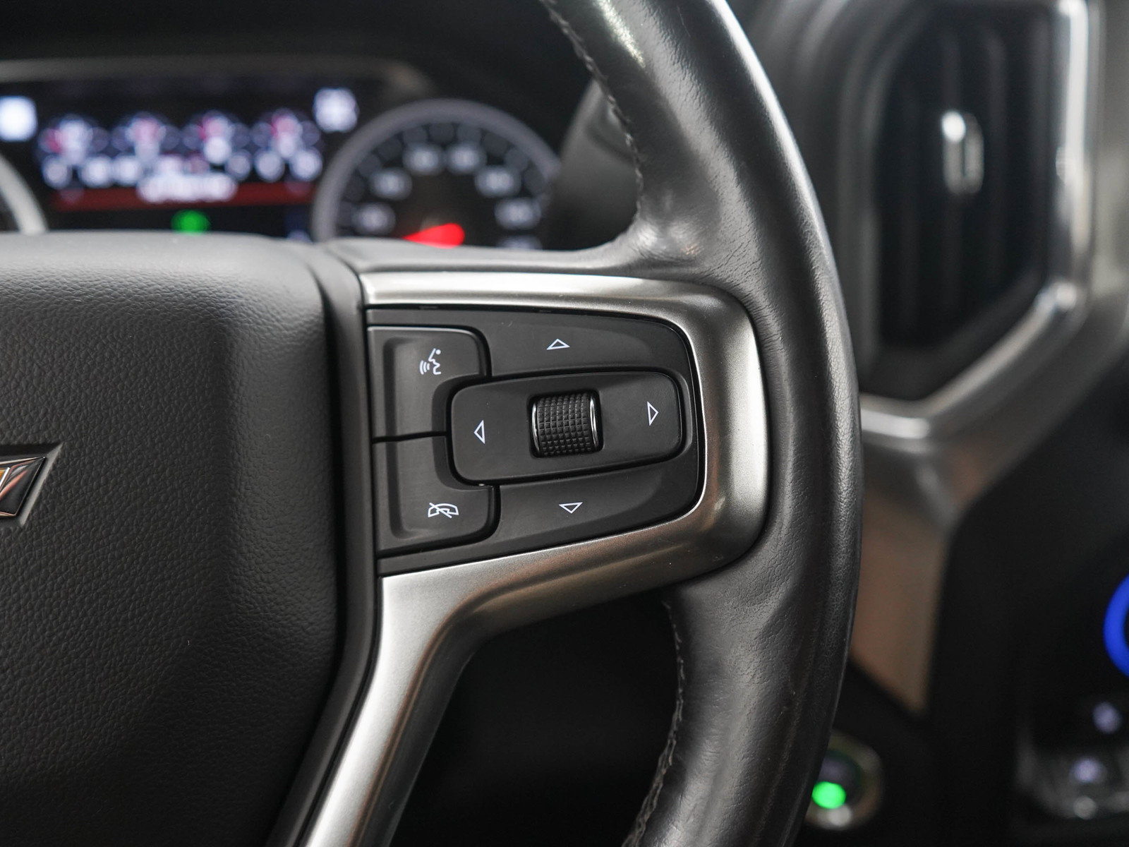 Used 2021 Chevrolet Silverado 1500 LTZ w/ Technology Package AWD/4WD image 26