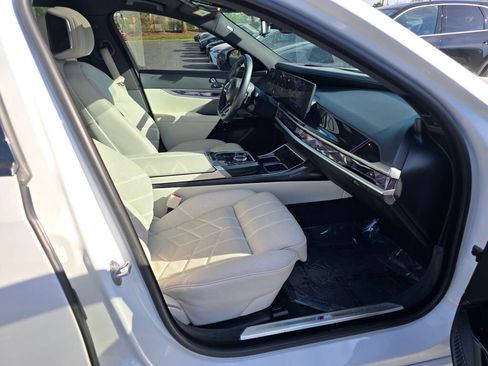 Used 2024 BMW 750e xDrive w/ Executive Package image 30