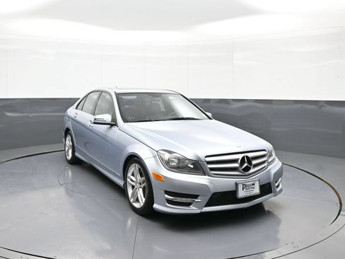 Used 2013 Mercedes-Benz C 300 4MATIC Sedan image 3