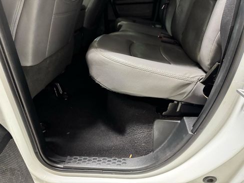 Used 2017 RAM 1500 Express RWD image 16