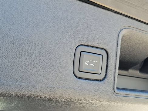 Used 2024 GMC Terrain SLE w/ Driver Convenience Package AWD/4WD image 27