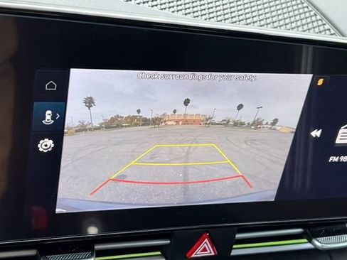 Used 2024 Hyundai Elantra SEL image 21