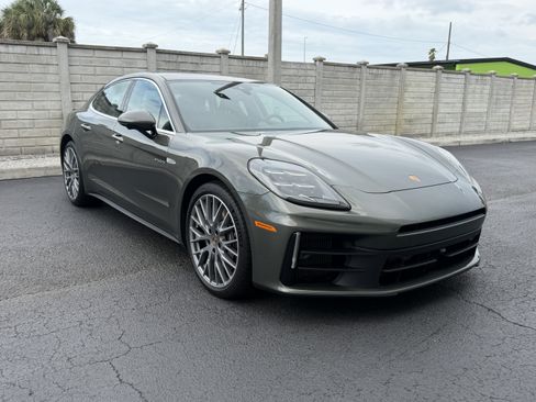 Certified 2025 Porsche Panamera 4 E-Hybrid AWD/4WD image 8
