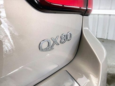 Used 2021 INFINITI QX80 Premium Select w/ All-Season Package image 9