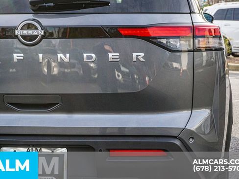 Used 2025 Nissan Pathfinder SV image 12