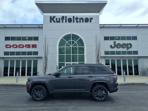 New 2026 Jeep Grand Cherokee Limited AWD/4WD image 1
