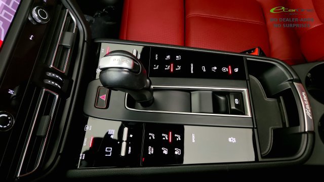 Used 2024 Porsche Macan w/ Premium Plus Package AWD/4WD image 75