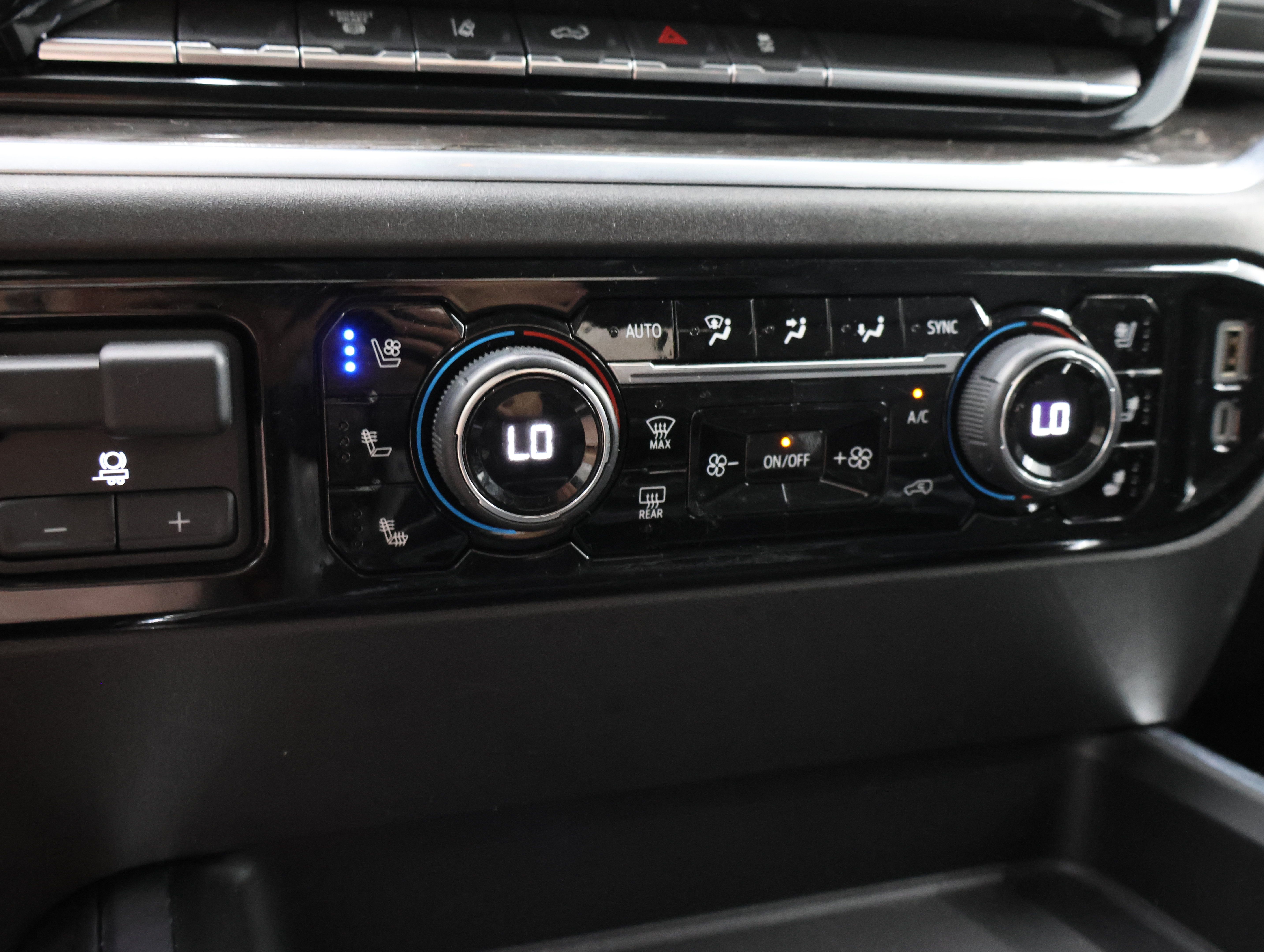 Used 2024 Chevrolet Silverado 3500 LTZ w/ LTZ Convenience Package AWD/4WD image 48