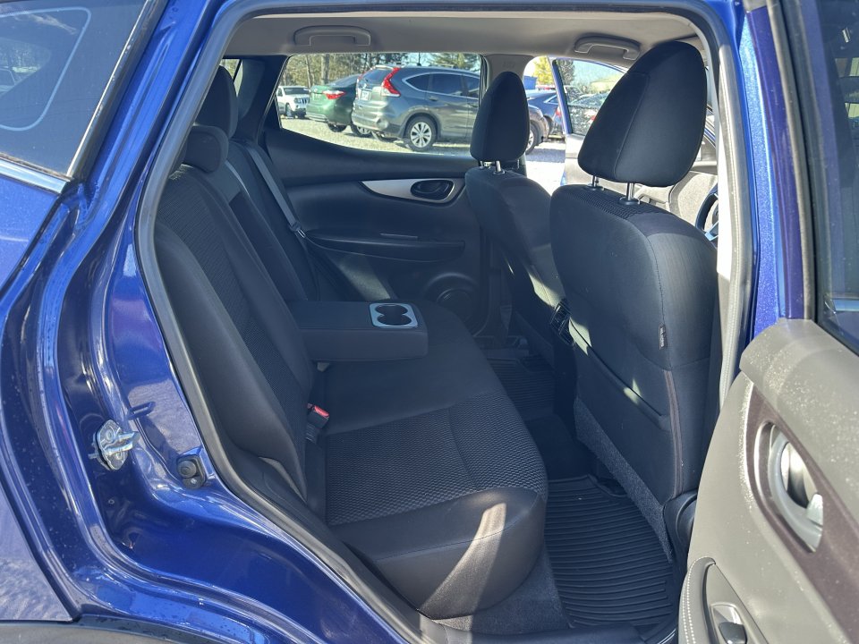 Used 2019 Nissan Rogue Sport S w/ Appearance Package FWD image 17