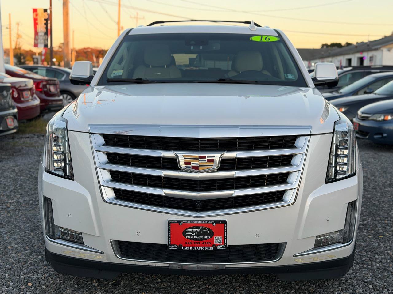Used 2016 Cadillac Escalade ESV Luxury AWD/4WD image 2