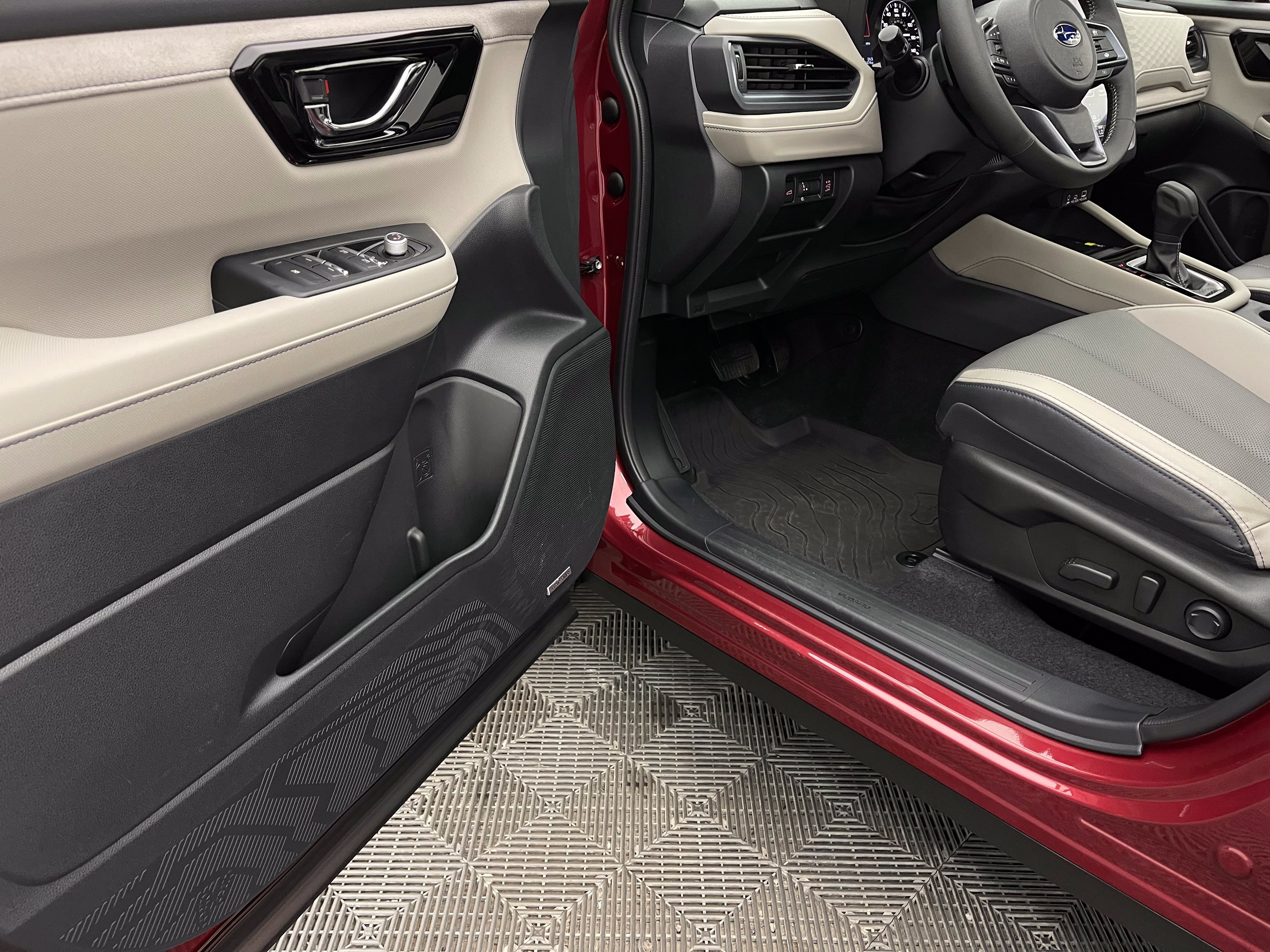 Used 2025 Subaru Forester Limited AWD/4WD image 16